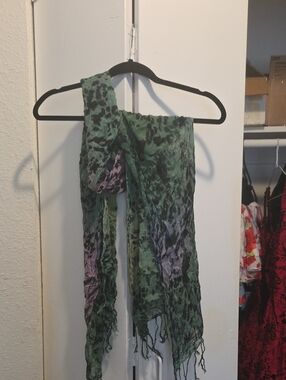 Green and Purple Printed Lightweight Scarf